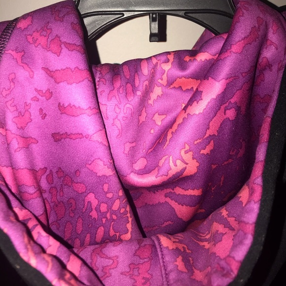 Black Under Armour Hoodie💜 - Picture 4 of 4